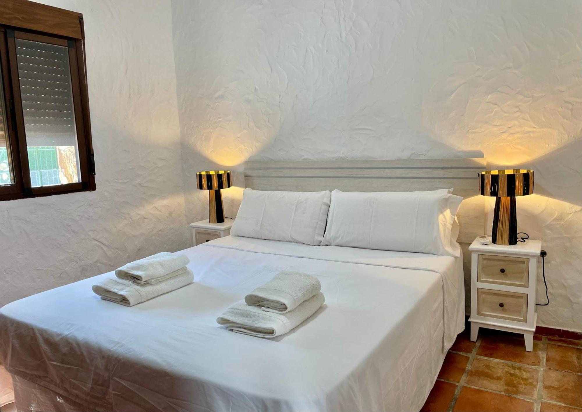 Chalet Con Piscina Privada En Bolonia Ταρίφα Εξωτερικό φωτογραφία