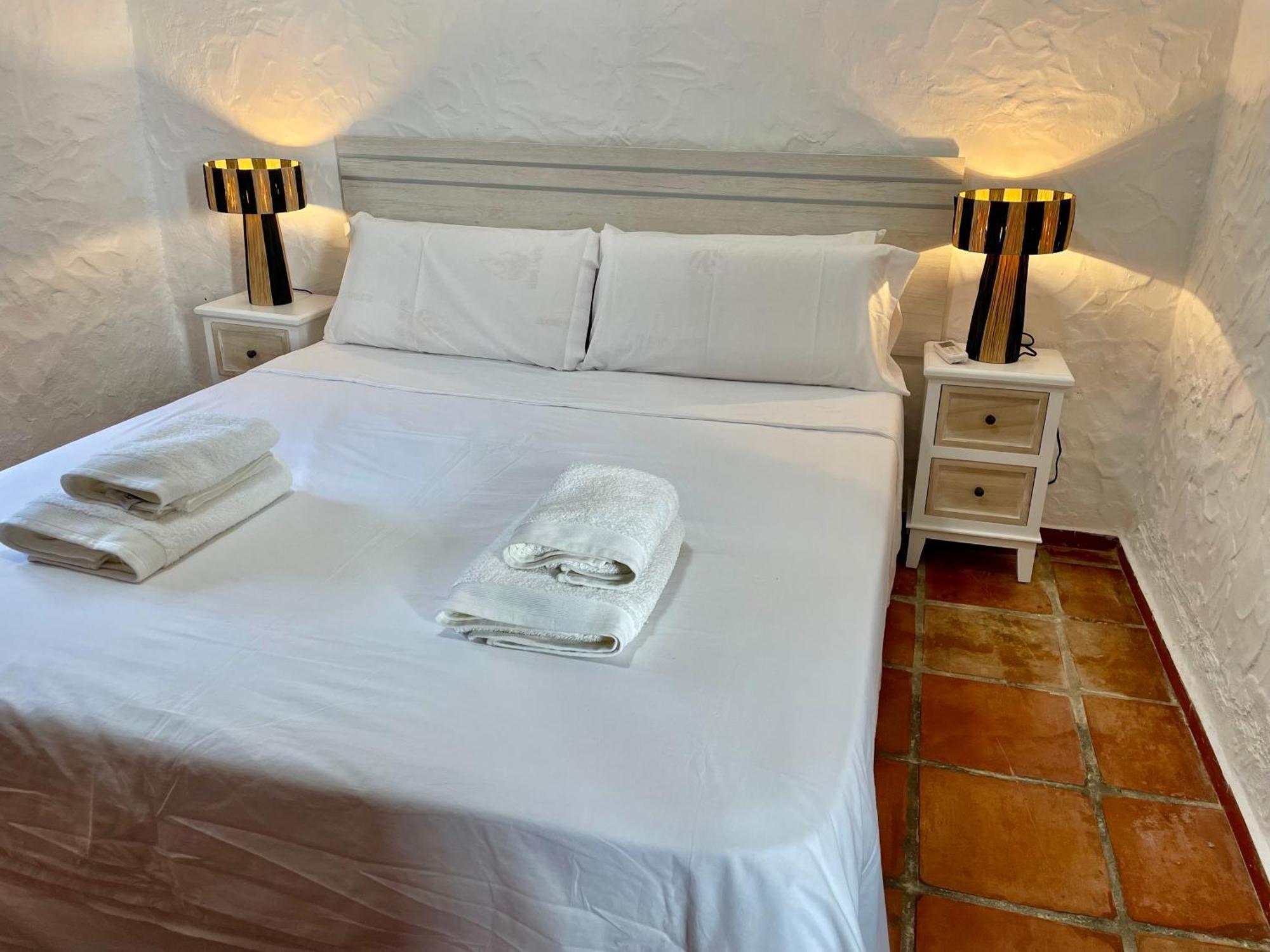 Chalet Con Piscina Privada En Bolonia Ταρίφα Εξωτερικό φωτογραφία